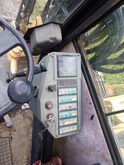 Predám kolesový bager fiat hitachi fh 115 - 4