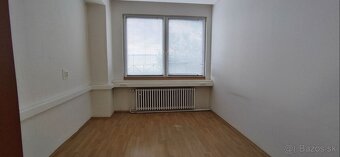 Priemyselná hala, Dubnica nad Váhom - 4