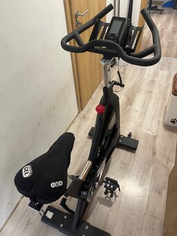 Predám spinningový trenažér Housefit Astra - 4