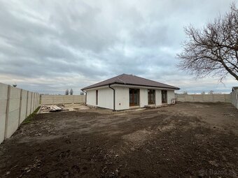 4 izbový rodinný dom, pozemok 942 m2 – 35 min. od centra BA - 4