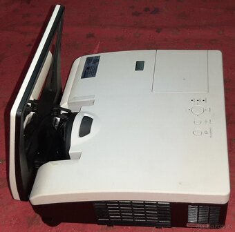 video data projektor Hitachi CP-AW 100N domáce kino HDMI - 4