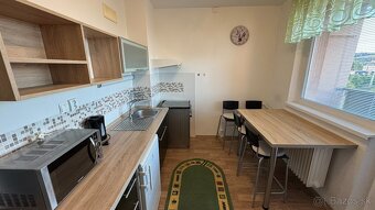 PRENAJATÉ: 1 izbový, priestranný byt - sídlisko Mier, SNV - 4