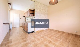 JEDINEČNÝ 3-IZBOVÝ BYT S TROMI LOGGIAMI A BALKÓNOM, 81 M2, D - 4