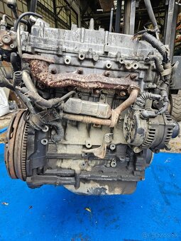 Motor Toyota Avensis T25 2.2 130 kW - 4