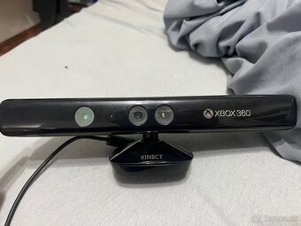 Xbox 360 + kinct + hry + 2x ovladače - 4
