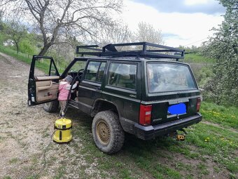 Jeep Cherokee XJ - 4