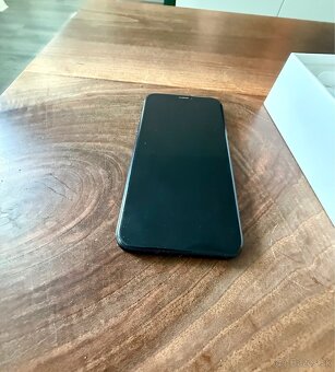 Predám iPhone XR 64gb - 4