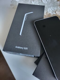 Samsung galaxy S25 256GB - 4