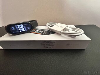 Fitness náramok Xiaomi Smart Band 8 (čierna farba) - 4