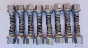 Poistné skrutky a krytky skrutiek - 4