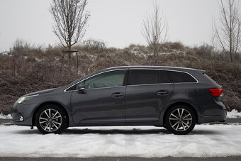 Toyota Avensis Combi 91 kW - 4