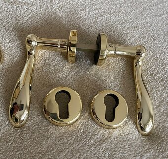 Dverové kovania - 4