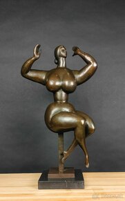 Ženské akty - bronzové sochy - 4