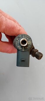 Vstrekovač CR Bosch 0445110477 - 4