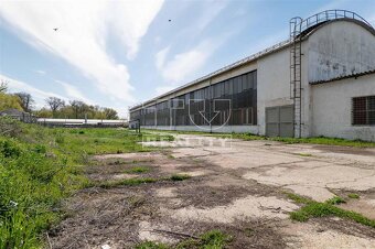 Prenájom výrobno - skladového areálu Želiezovce 18000 m2 - 4