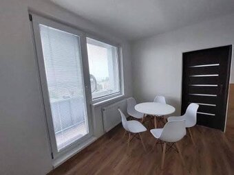 Moderný 1 izbový byt s balkónom do PRENÁJMU - KOMÁRNO - 4