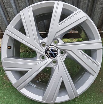 Atraktívne, originálne disky VW "Bergamo" - 5x112 r18 - 4