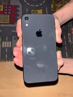iPhone xr - 4