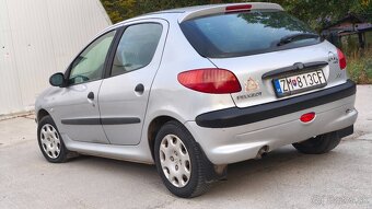 Peugeot 206 1.1 benzín - 4