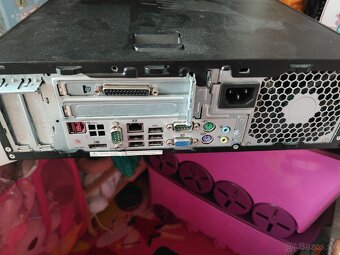 Stolový počítač H P - 4