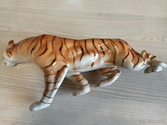 Krásná porcelánová soška tygra Royal Dux - 4