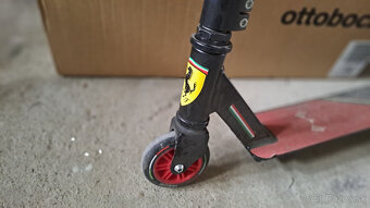 Kolobezka Ferrari - 4