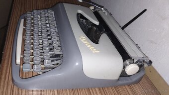 Predám písací stroj Consul - 4