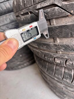 Bridgestone 225/50R17 - 4