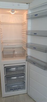 Predám kombinovanú chladničku s mrazničkou WHIRLPOOL - 4