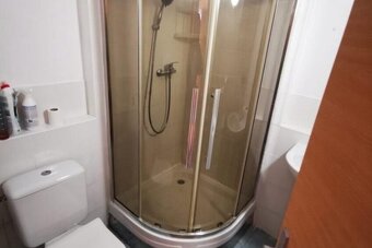 Jednoizbový byt v tehlovom dome v centre Banskej Bystrice. - 4