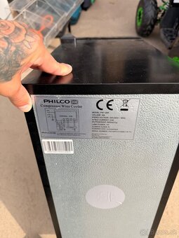 JEDNOZÓNOVÁ VÍNOTÉKA - 4