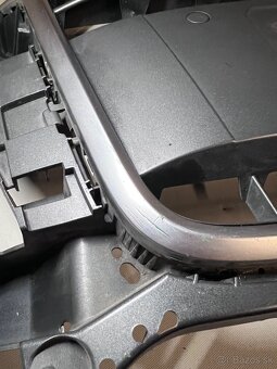 Audi Q3 2018 maska 8U0853653M gril - 4