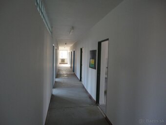 Na predaj bývalú administratívnu budovu v Bojniciach - 4