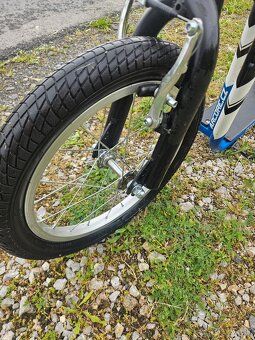 Kolobežka s veľkými kolesami Arcore - 4