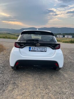 Toyota Yaris 1.5 Hybrid comfort - 4