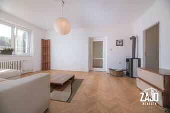 NA PREDAJ I 2-IZBOVÝ TEHLOVÝ BYT S BALKÓNOM, DLHÉ HONY - 4