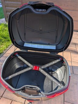 Kufor Givi V47 z platňou - 4