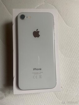 Apple iPhone 8 biely - 4