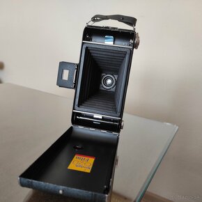 Starý fotoaparát Kodak Junior 620 - 4
