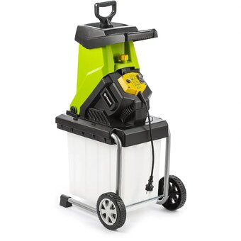 Predám elektrický drvič-2,5kW,Max.priemer polena 4 cm. - 4