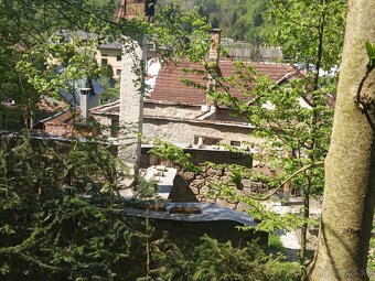 Predám stav. poz. s murmi rodinného domu so supisnym cislom - 4