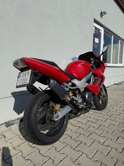 Honda VTR 1000 F - 4