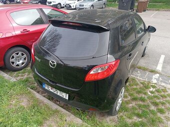 Predám Mazda 2 1,3 i benzín manual - 4