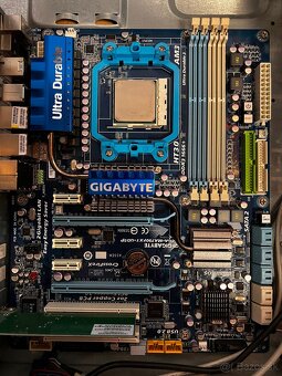 Zakladna doska + CPU + chladič procesora + skriňa - 4