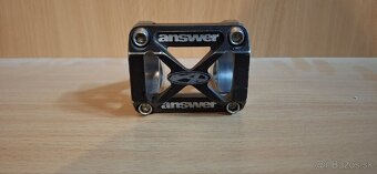 Predstavec Answer - 4