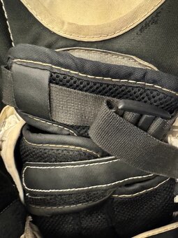 LAPAČKA A VYRÁŽEČKA CCM AXIS - 4