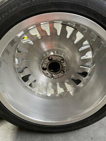 Mercedes maybach r19 - 4