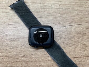 AppleWatch SE (2 generácia ) 44mm - 4