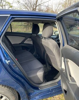 Toyota Avensis - 4