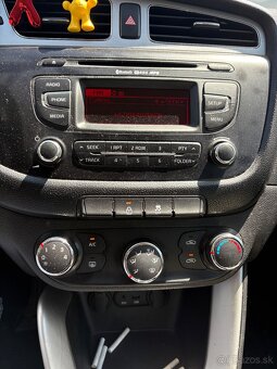 Kia ceed 1,6 crdi 94kw - 4